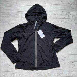 Fabletics Camilla Jacket NWT Lightweight Size XL Black Breeze On By